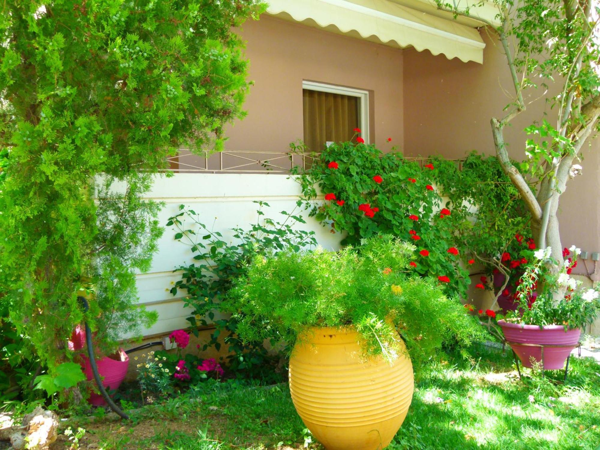 Sun Rise Hotel Apartments Eretria  Exterior photo