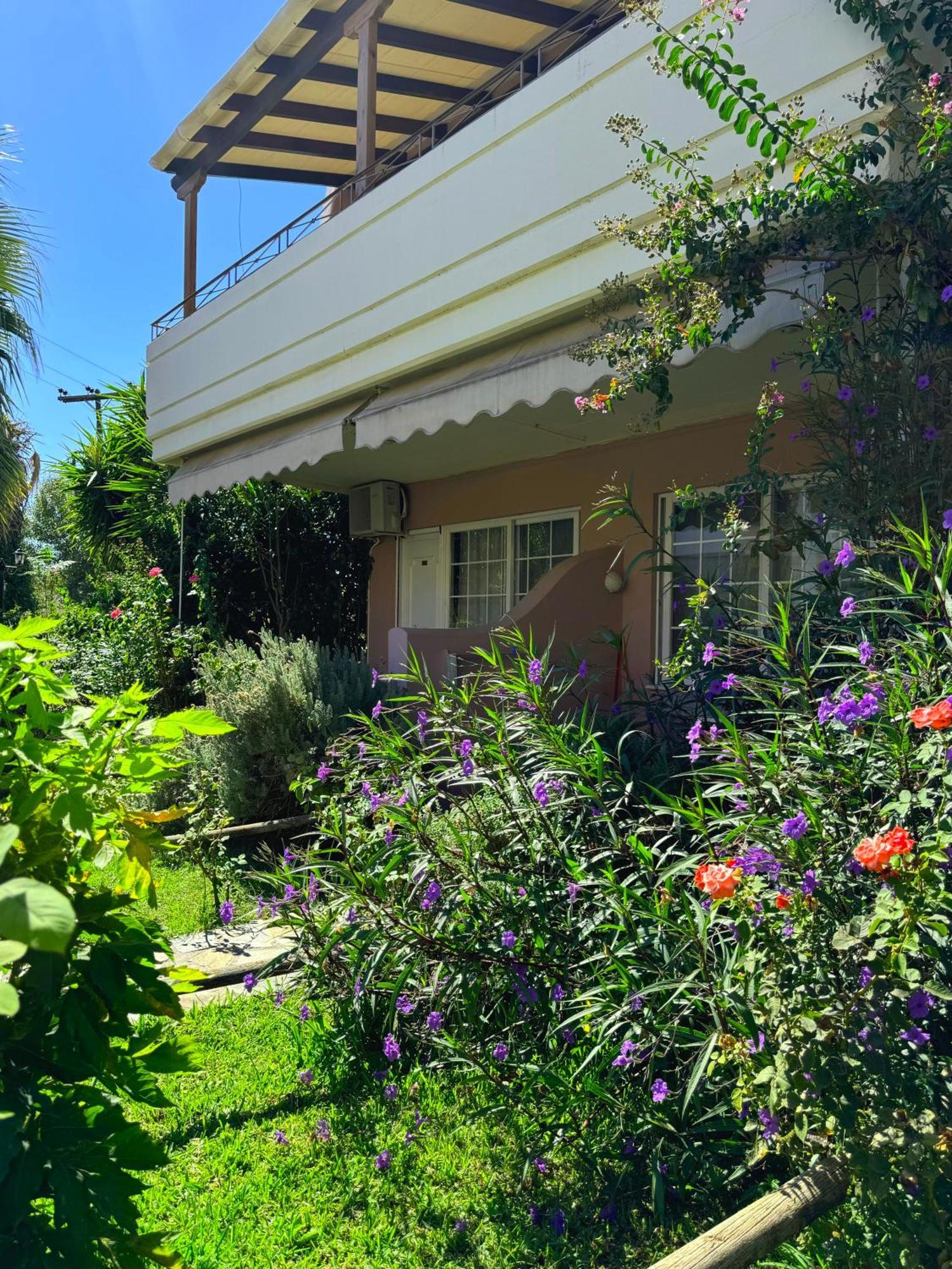 Sun Rise Hotel Apartments Eretria  Exterior photo